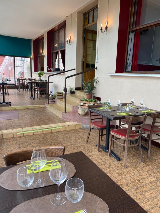 Hotel-Restaurant Les Trois Maures Verdun-sur-le-Doubs Екстериор снимка