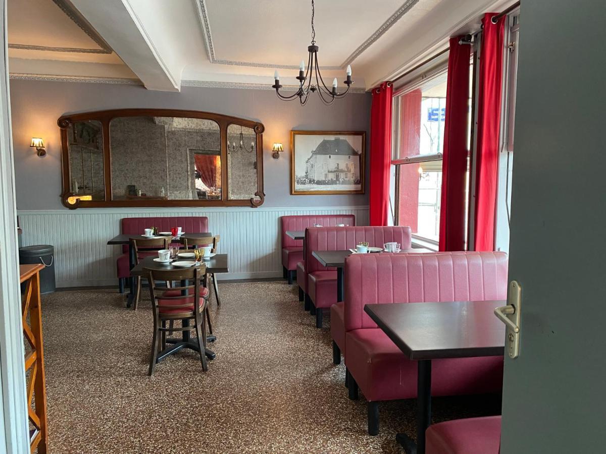 Hotel-Restaurant Les Trois Maures Verdun-sur-le-Doubs Екстериор снимка